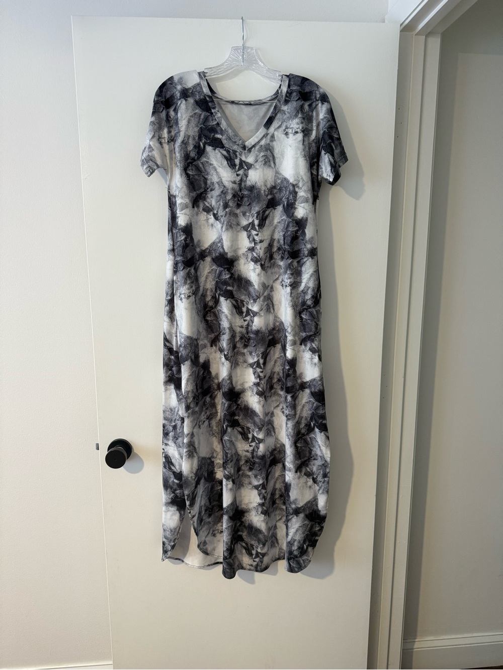 HUSKARY Gray Black Marble Print Maxi Dress Size Small